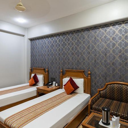 Hotel Sunstar Grand Делхи Екстериор снимка