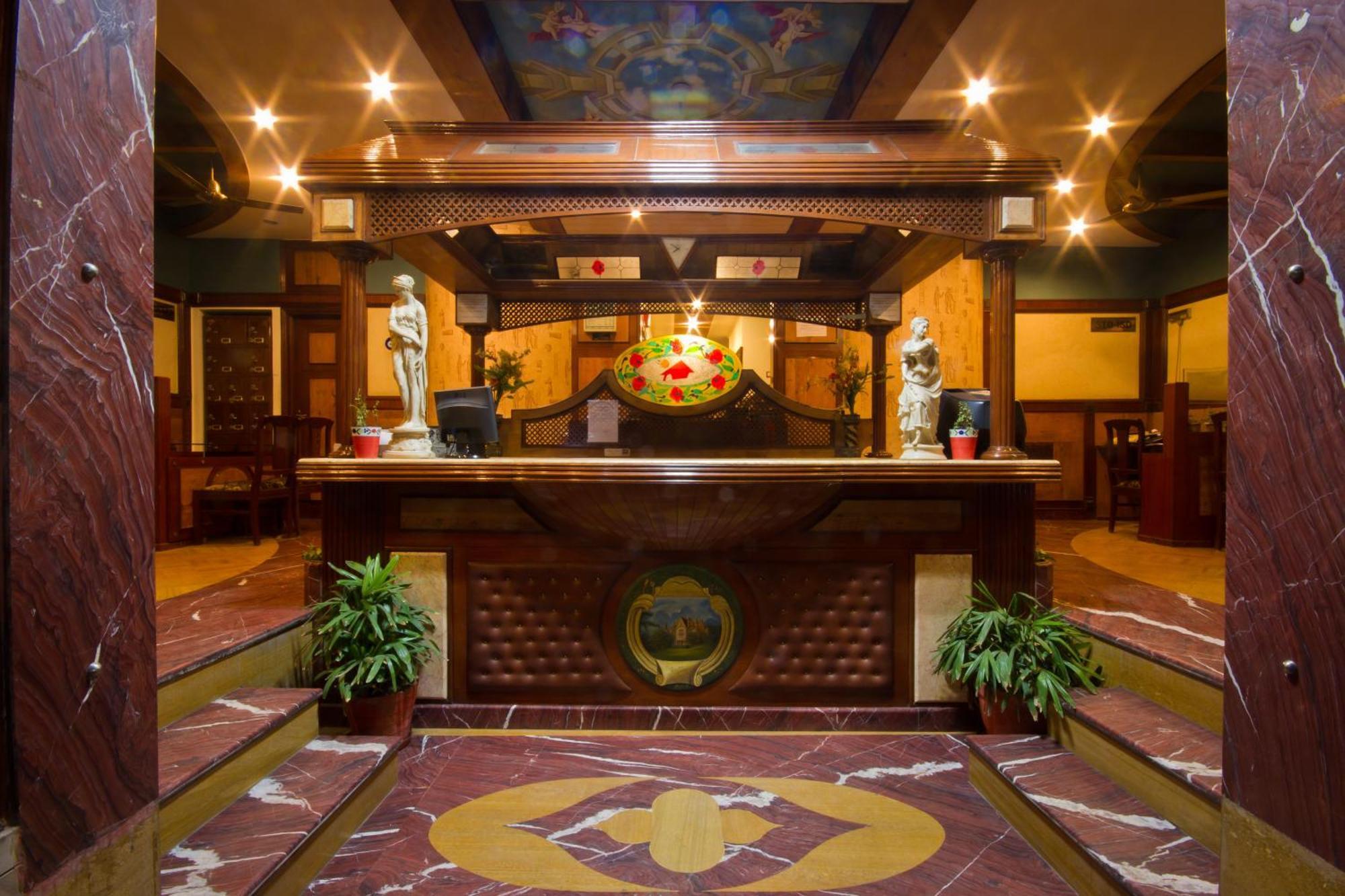 Hotel Sunstar Grand Делхи Екстериор снимка