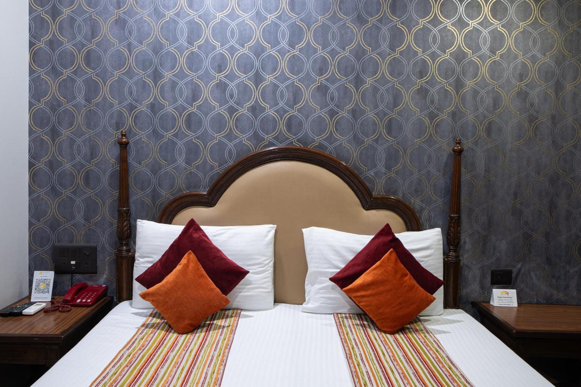 Hotel Sunstar Grand Делхи Екстериор снимка