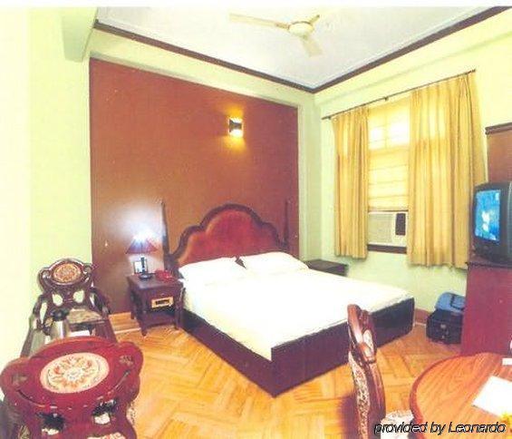Hotel Sunstar Grand Делхи Стая снимка