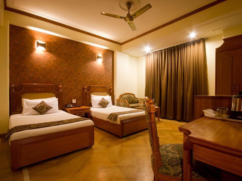Hotel Sunstar Grand Делхи Екстериор снимка