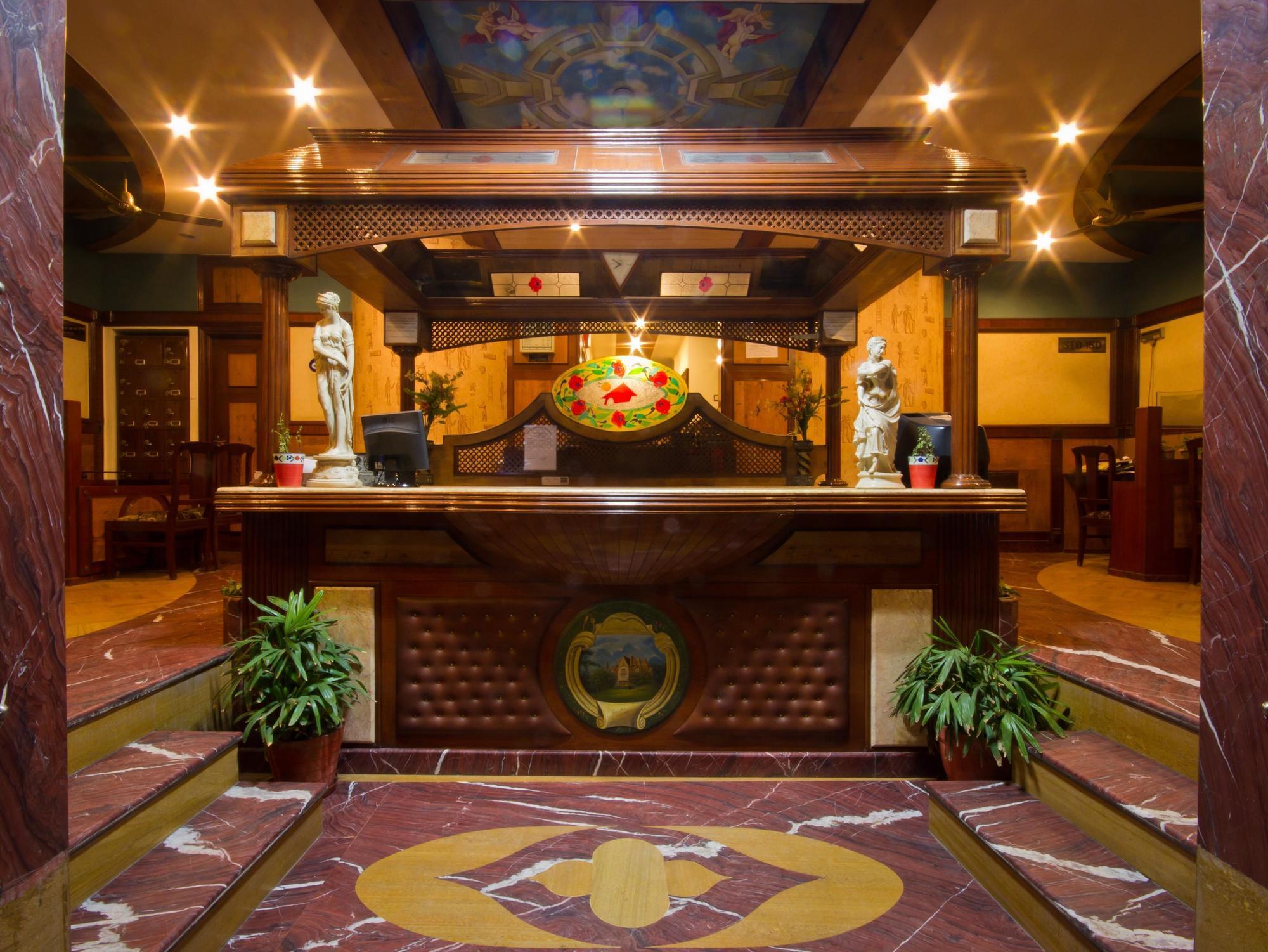 Hotel Sunstar Grand Делхи Екстериор снимка